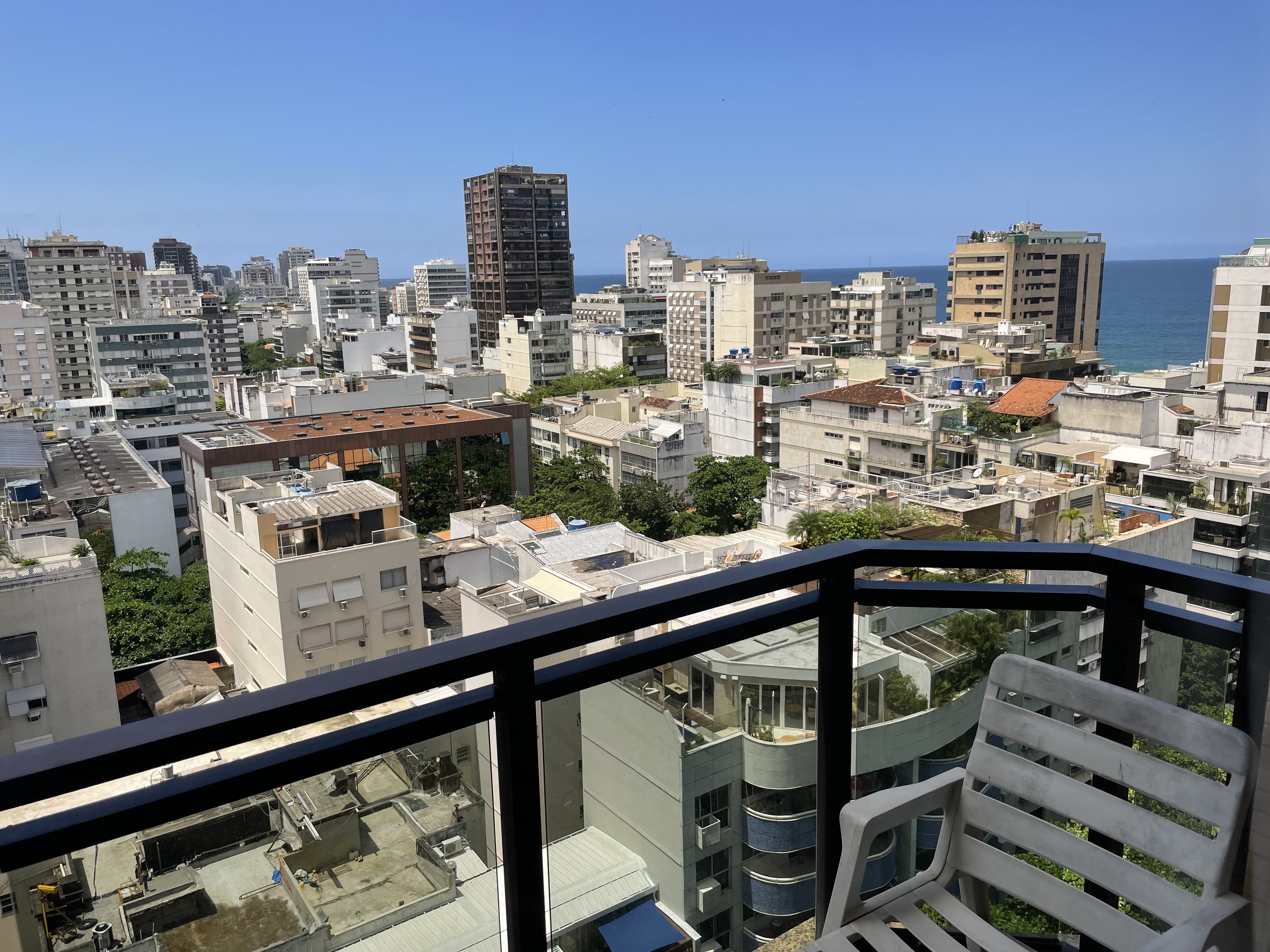 Top leblon 2 quartos sendo 1 suite