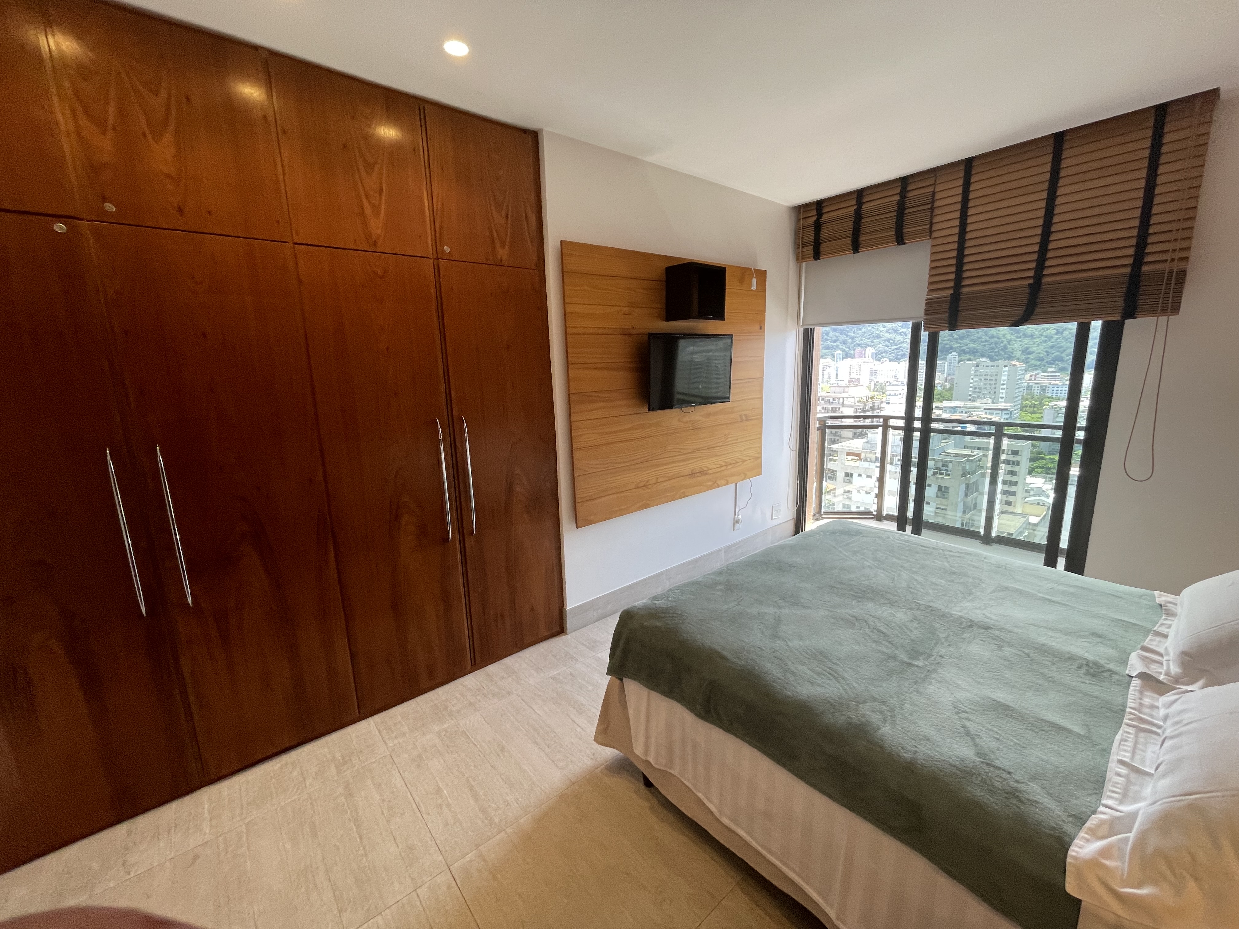 Top leblon 2 quartos sendo 1 suite