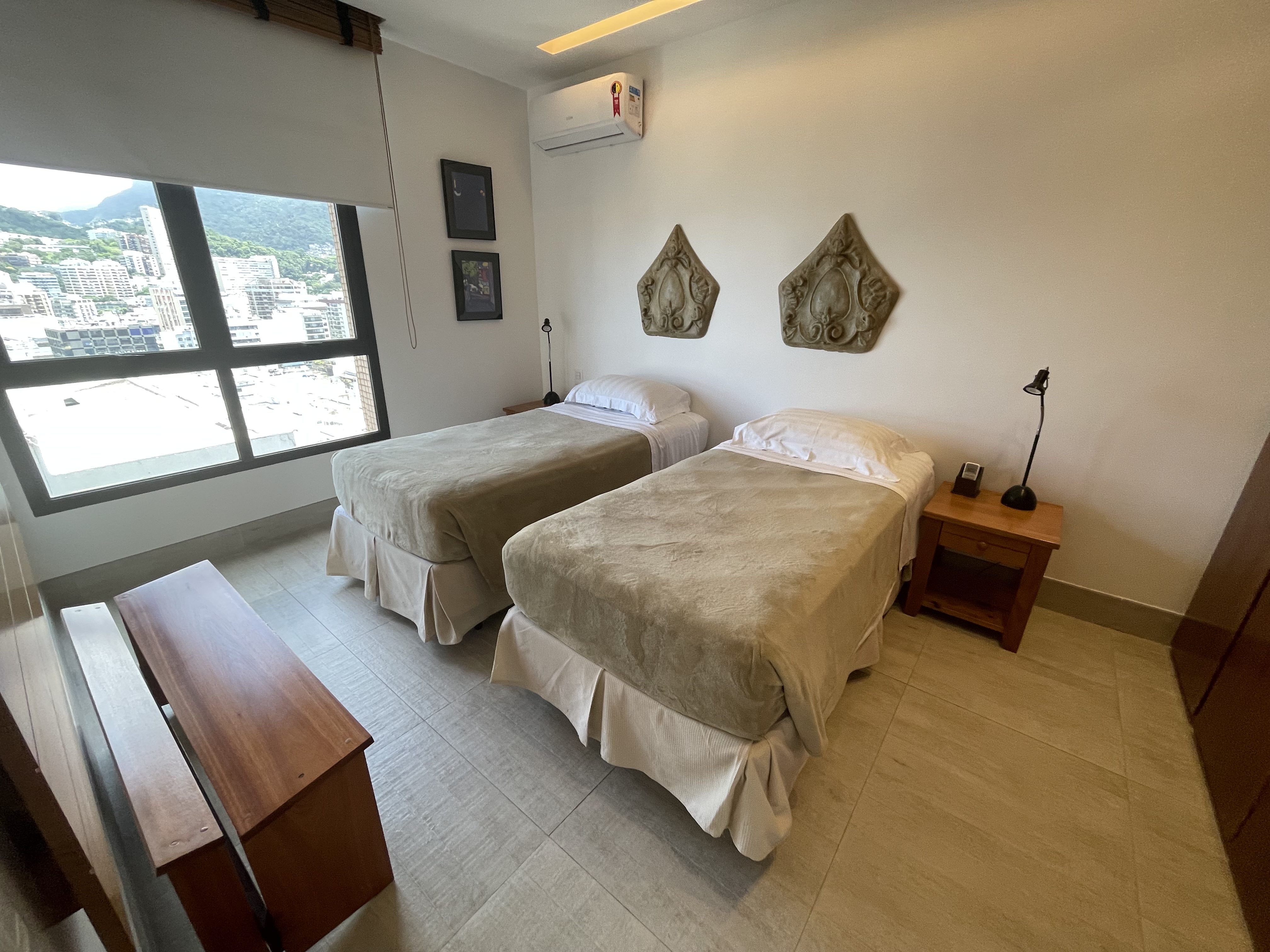 Top leblon 2 quartos sendo 1 suite