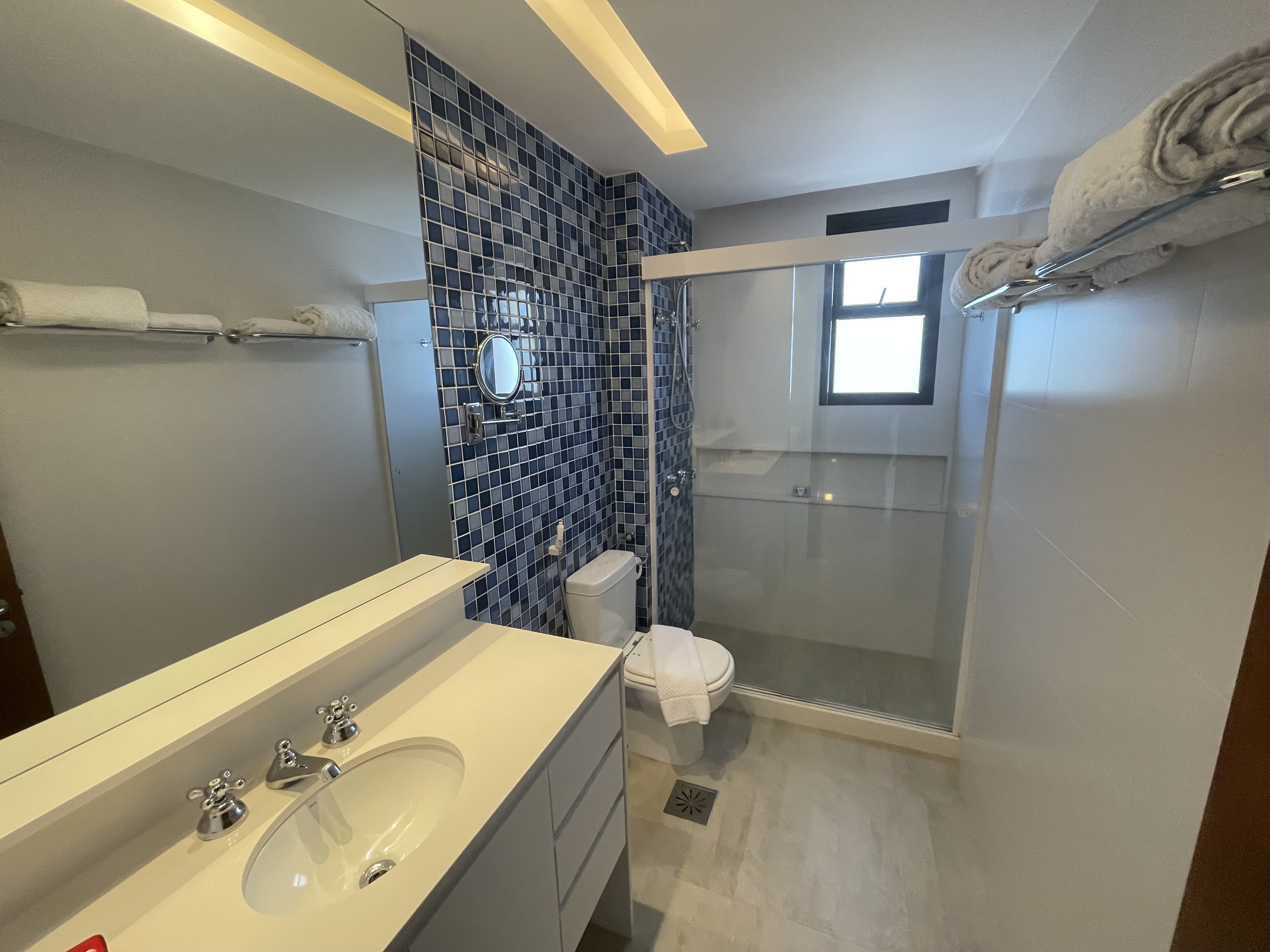 Top leblon 2 quartos sendo 1 suite