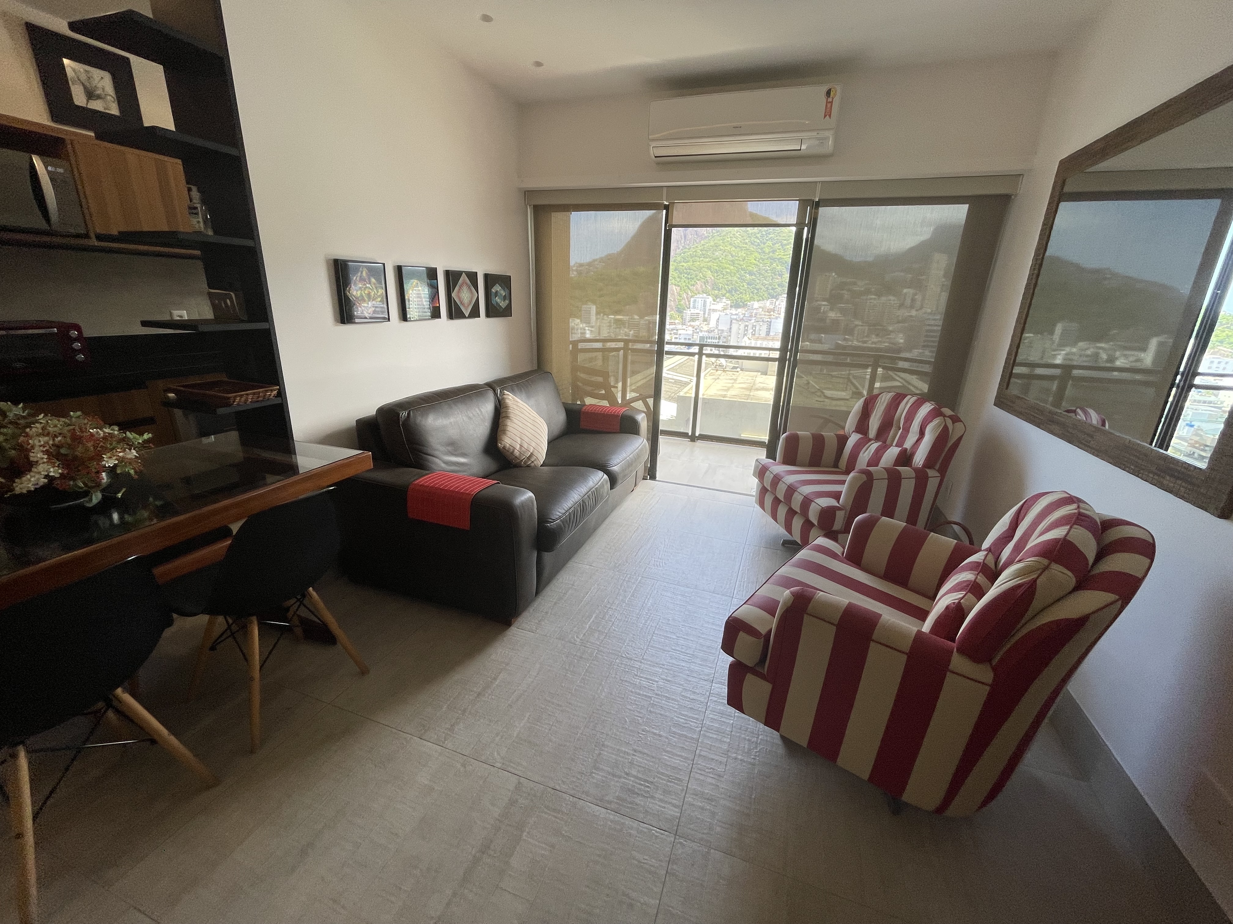 Top leblon 2 quartos sendo 1 suite