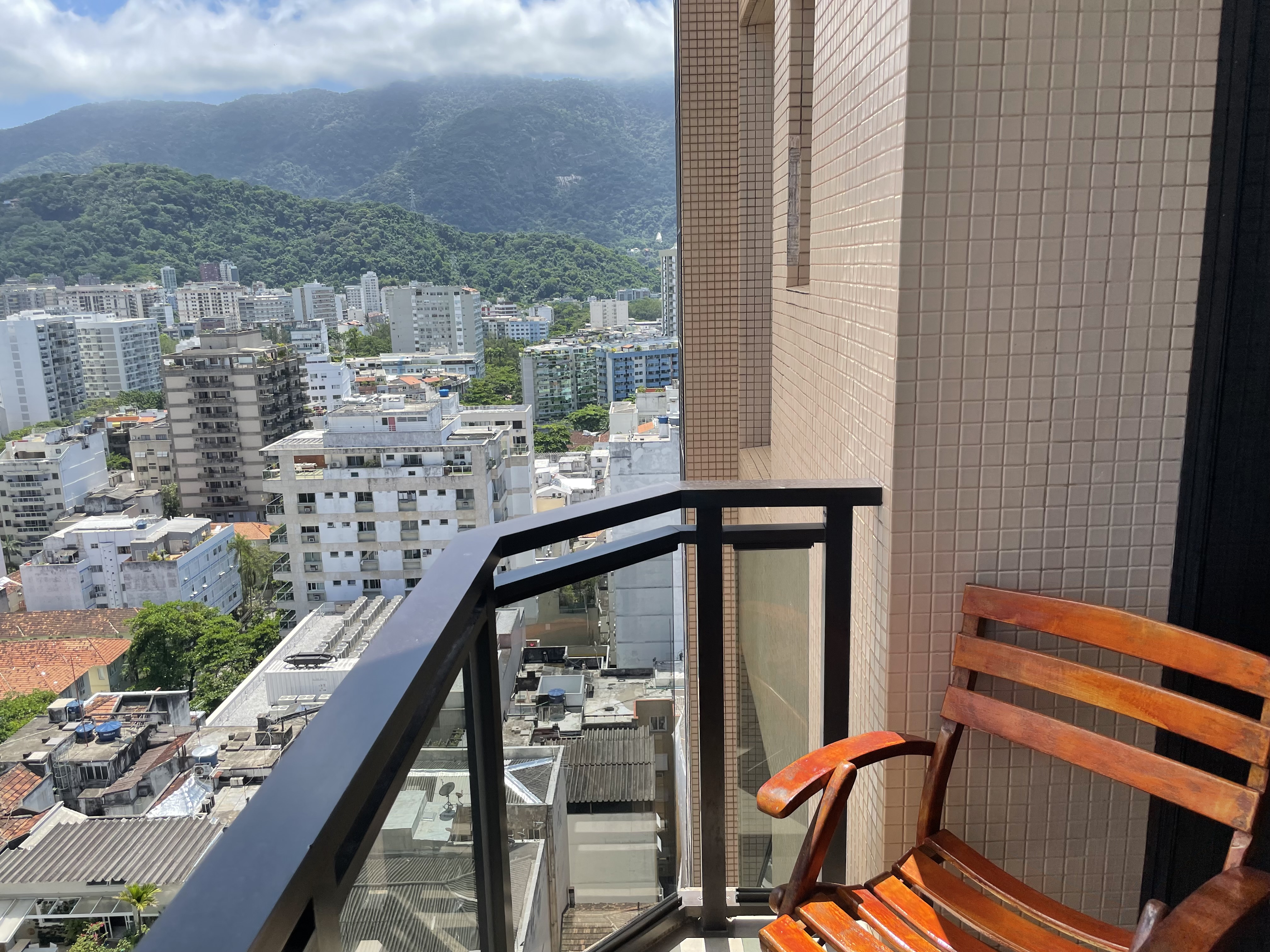 Top leblon 2 quartos sendo 1 suite