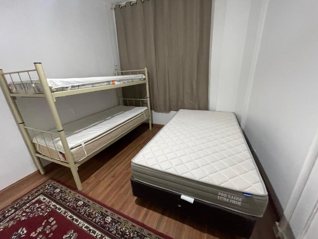 Dois quartos Copacabana central