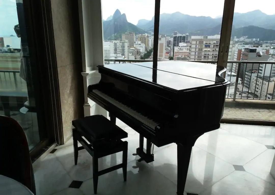 Tiffany’s Ipanema 1205