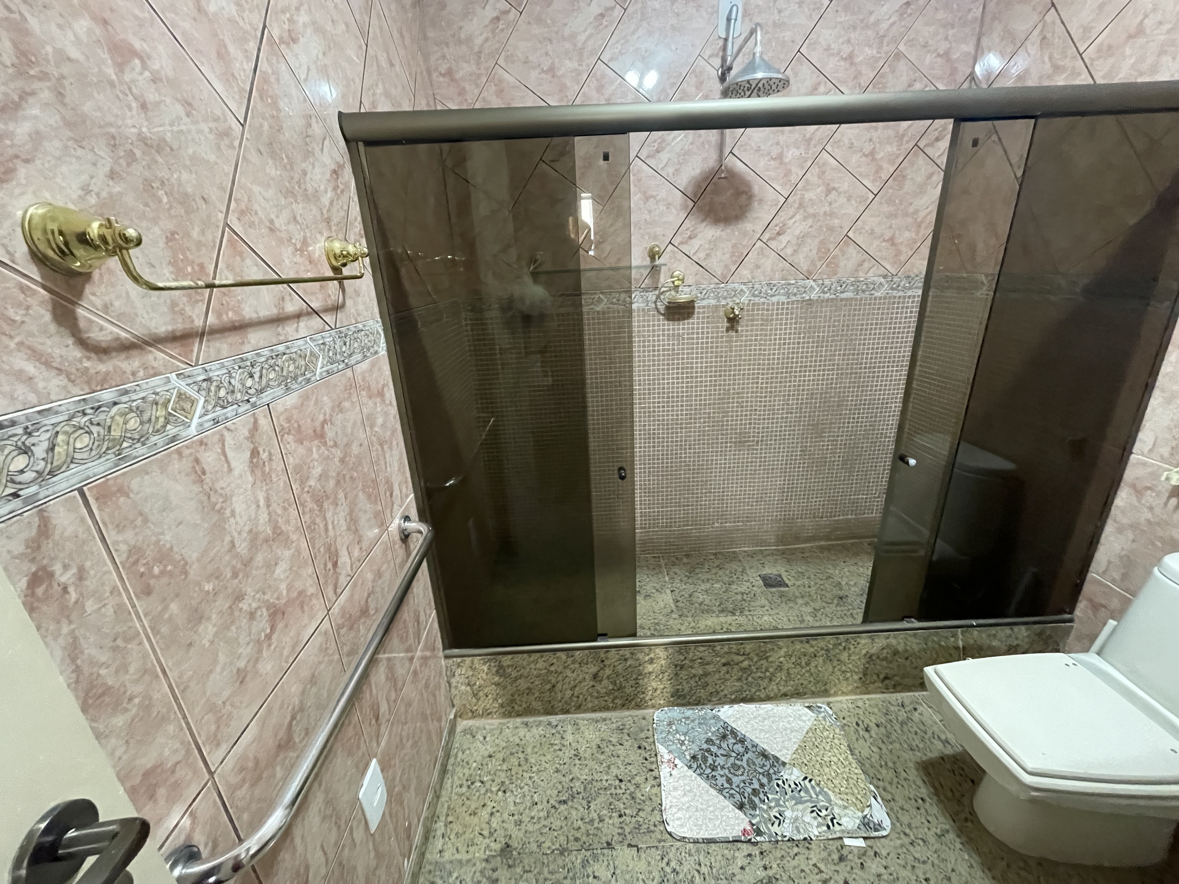 Quatro quartos próximo do Metrô Copacabana