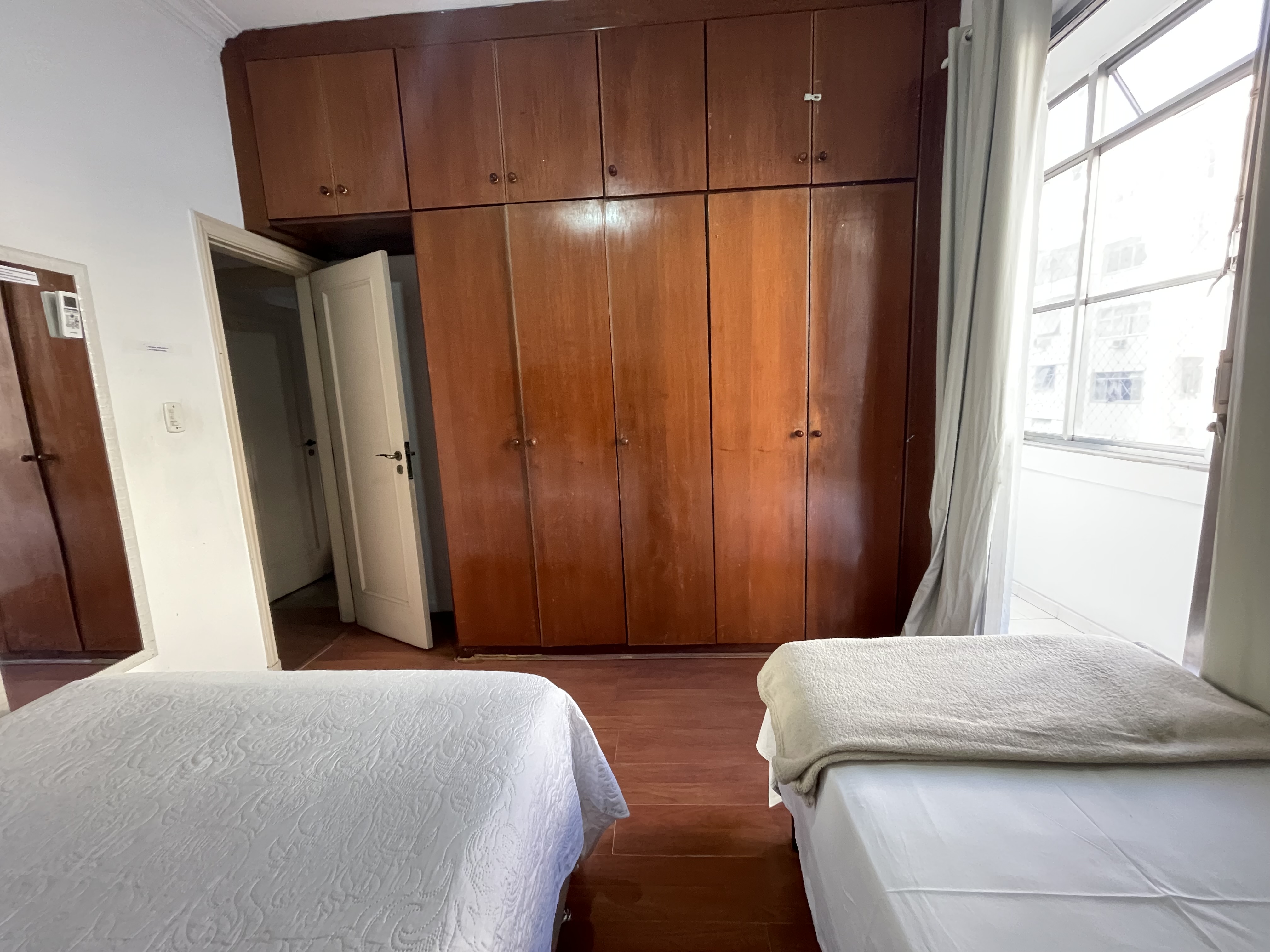 Quatro quartos próximo do Metrô Copacabana