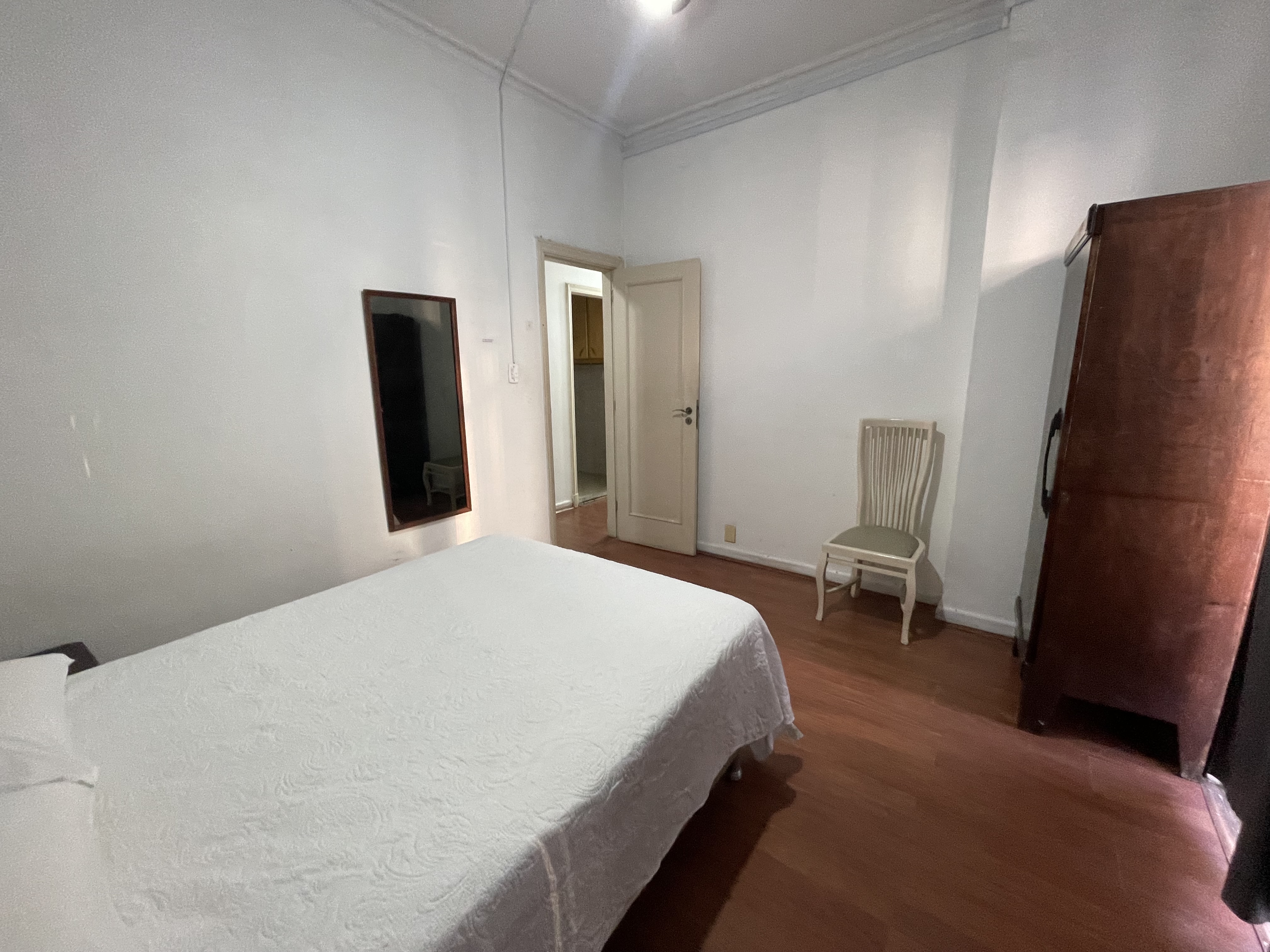 Quatro quartos próximo do Metrô Copacabana