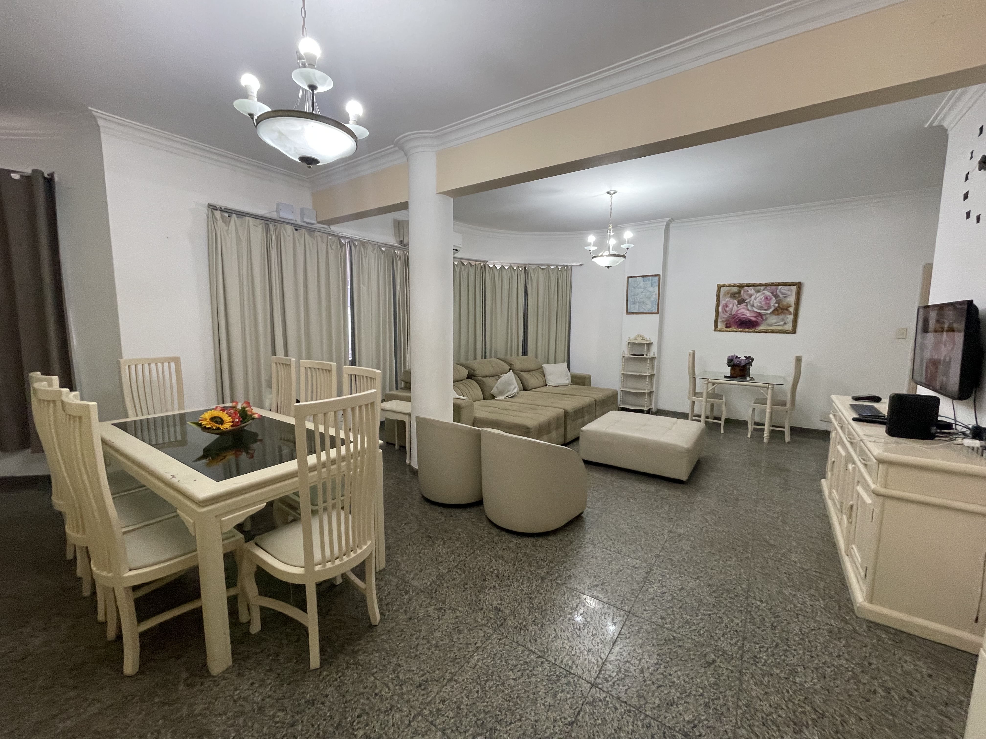 Quatro quartos próximo do Metrô Copacabana