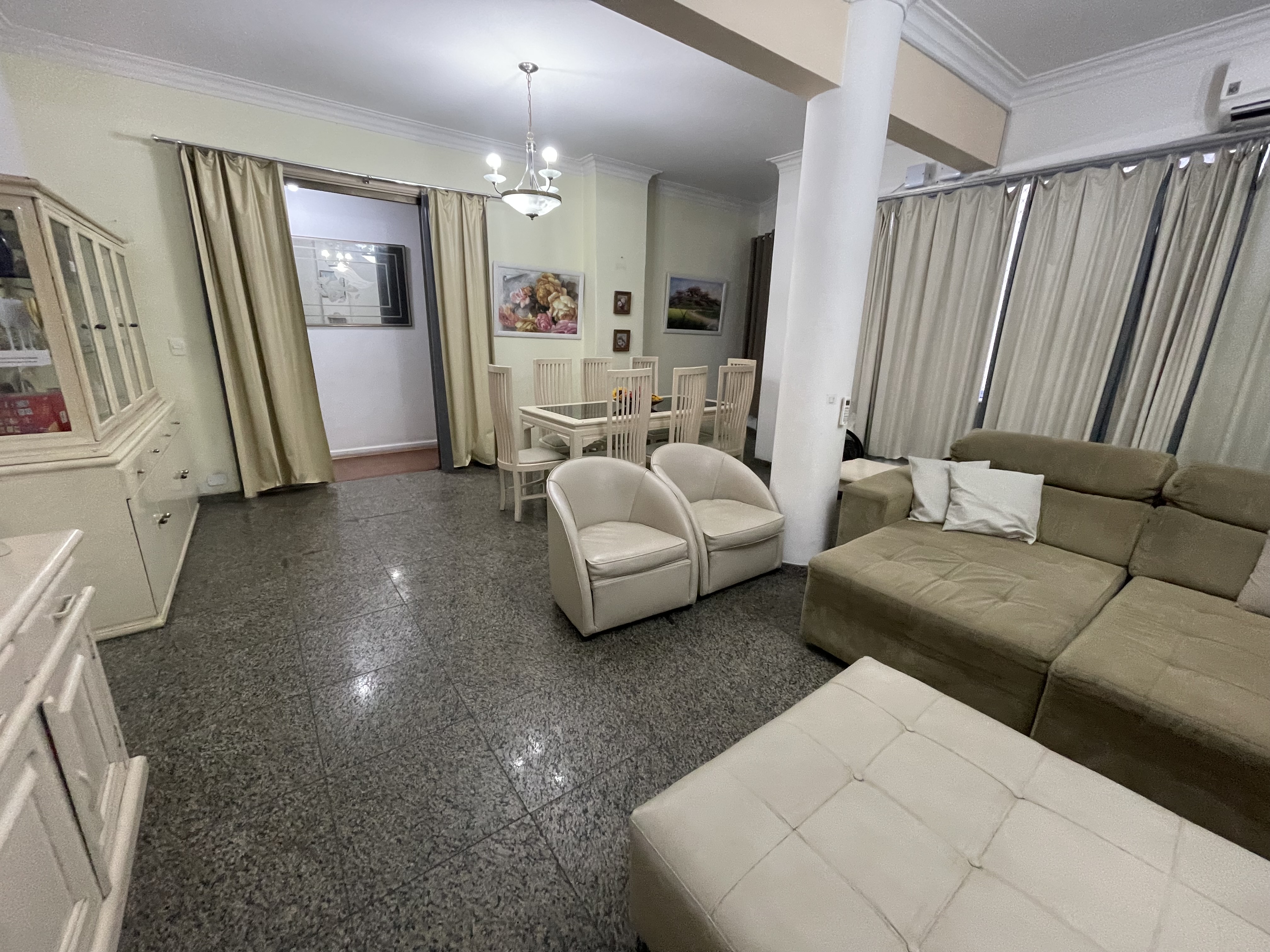 Quatro quartos próximo do Metrô Copacabana