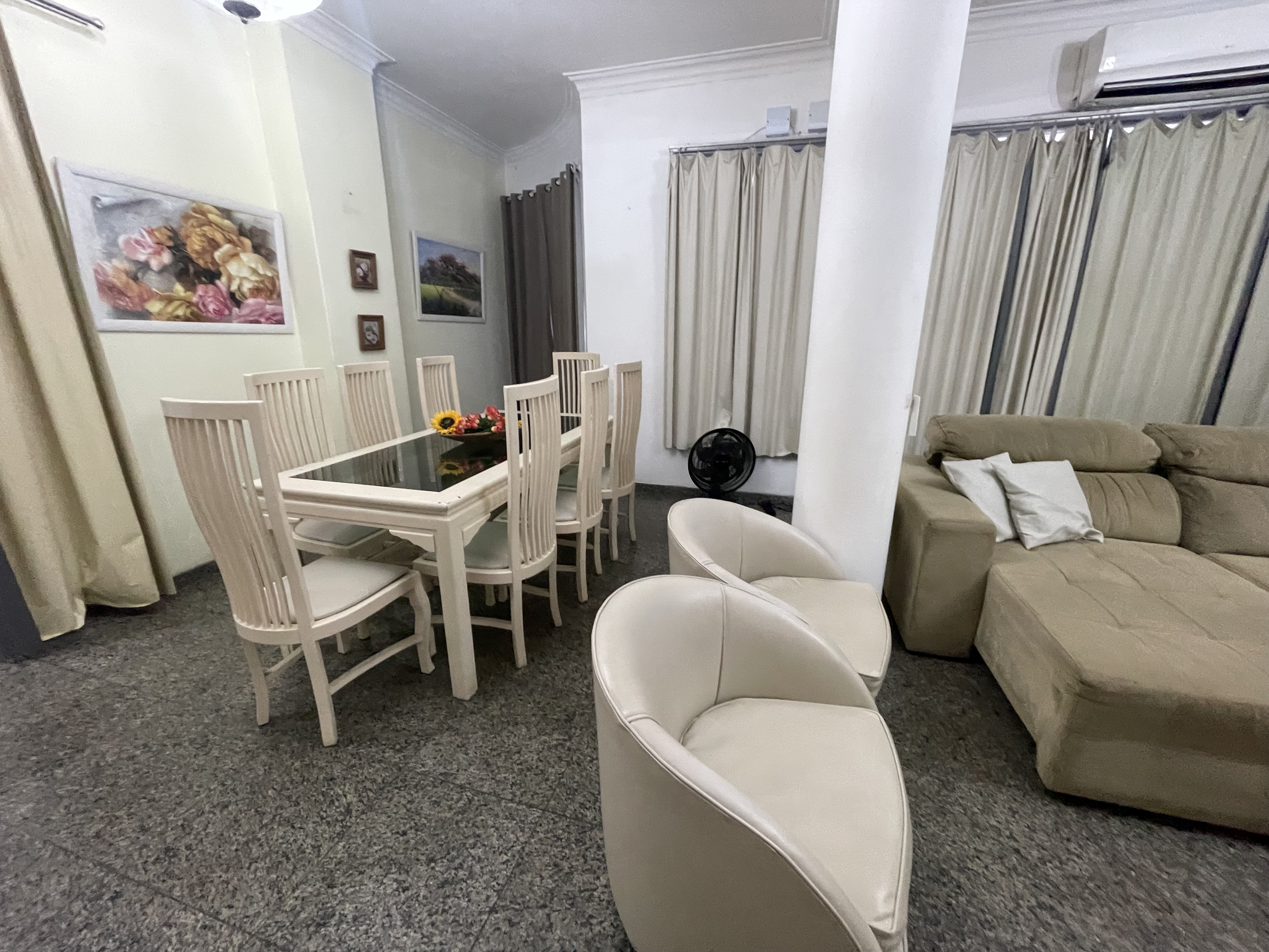 Quatro quartos próximo do Metrô Copacabana