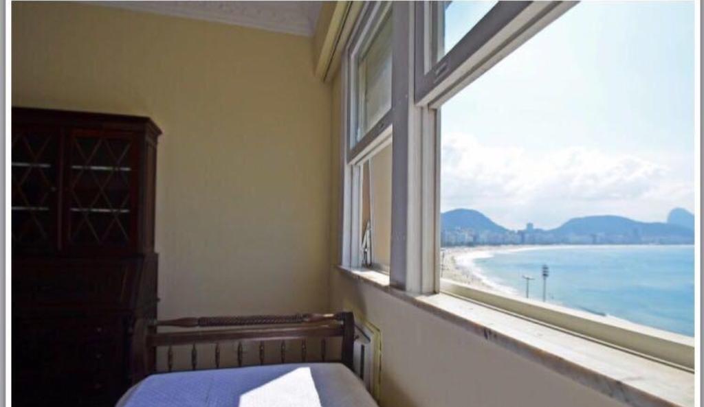 Apartamento Frontal Mar posto 6 Copacabana