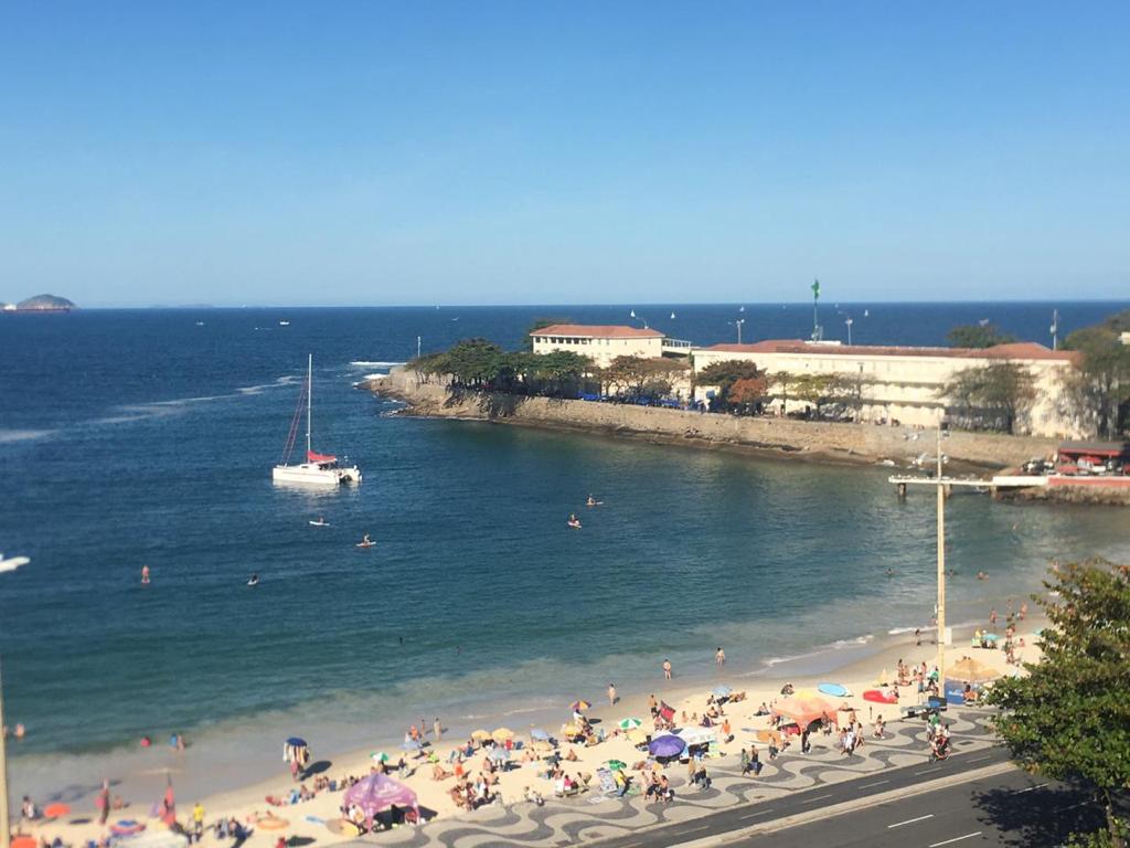 Apartamento Frontal Mar posto 6 Copacabana
